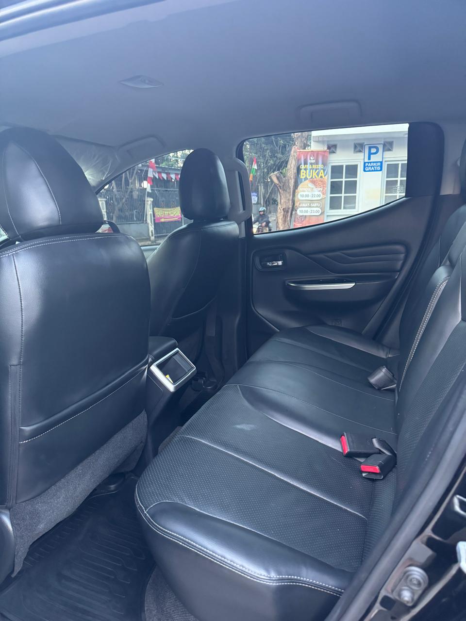 Mitsubishi Triton 2.4 Ultimate Double Cab 4X4