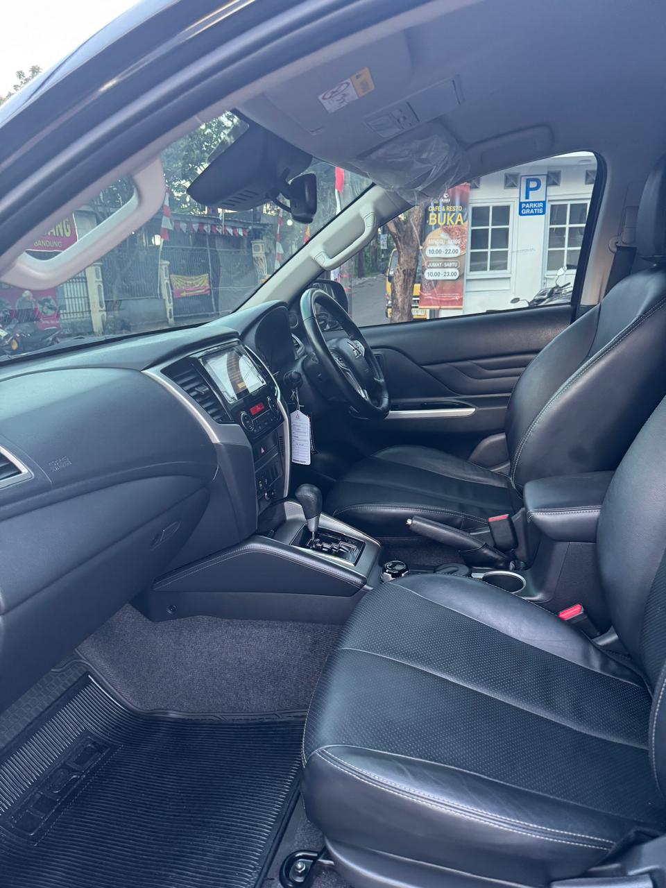 Mitsubishi Triton 2.4 Ultimate Double Cab 4X4