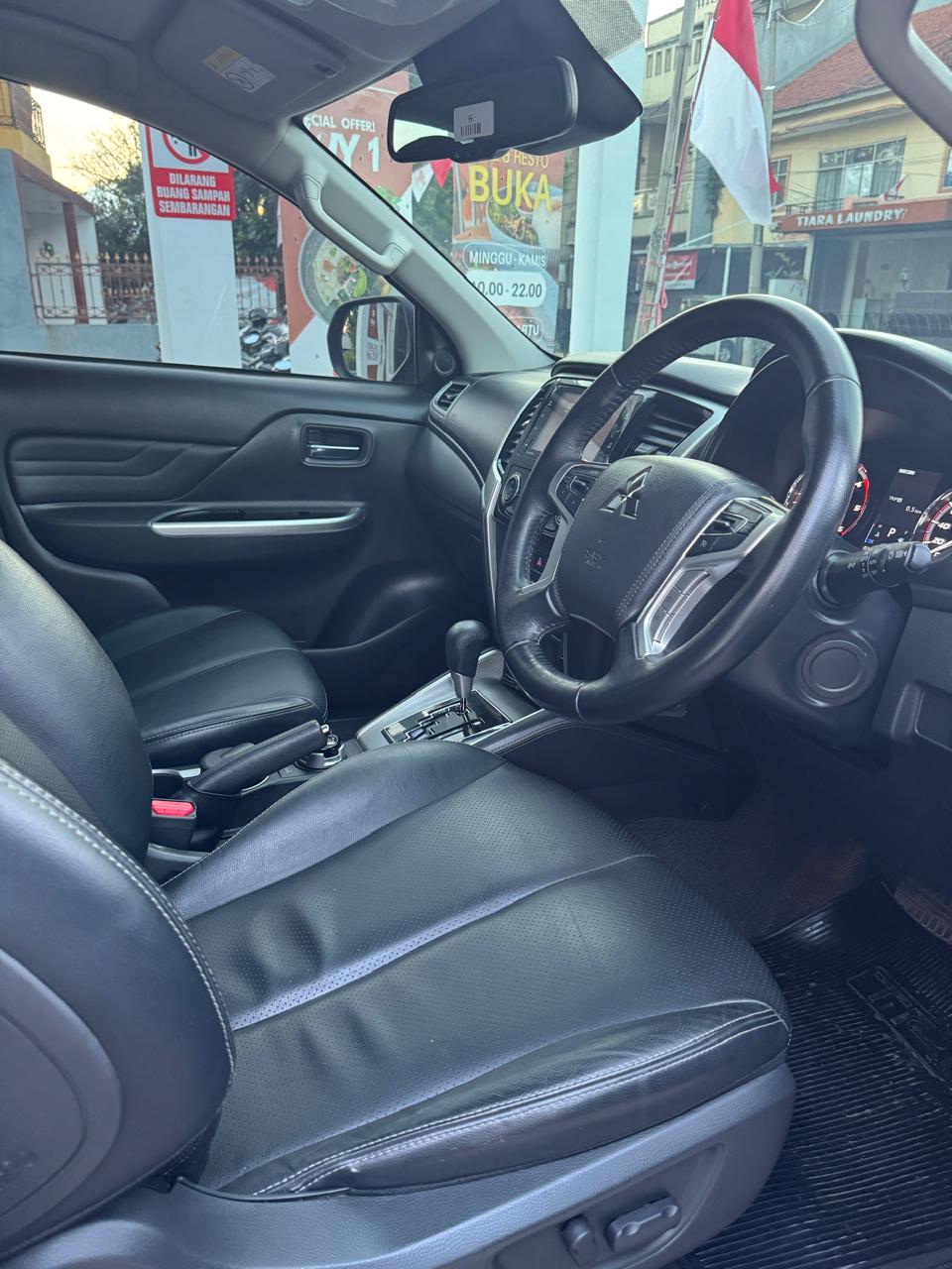 Mitsubishi Triton 2.4 Ultimate Double Cab 4X4