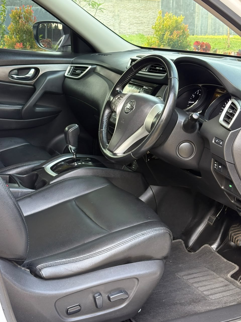 Nissan Xtrail 2.0 2015 (AT)
